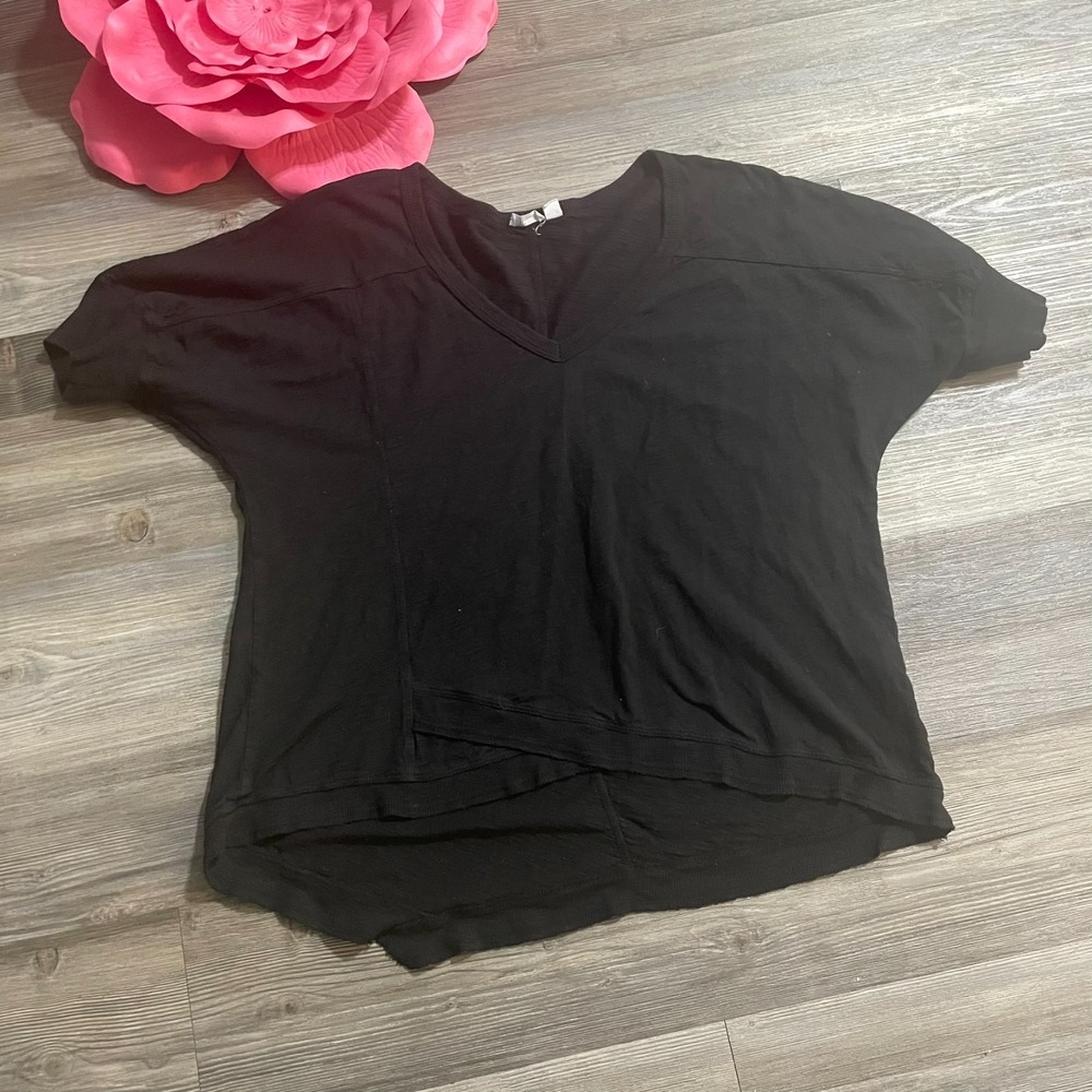 WILT Asymmetrical Hem Top Womens Sz L V-Neck Short‎ Sleeve Pullover Black Cotton